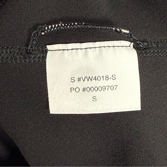 Vuori AllTheFeels™ Legging Black Size Small 22.5” Inseam - Picture 4 of 4